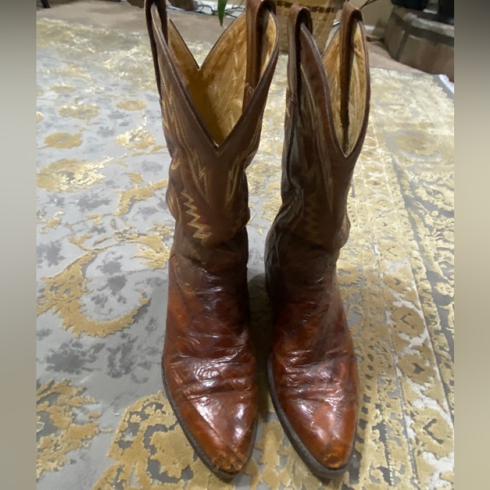 Montana boots size 9.5.